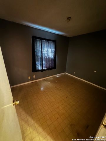 5742 White Feather, San Antonio, TX 78242