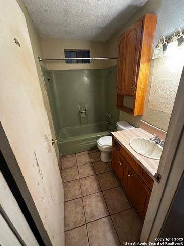 5742 White Feather, San Antonio, TX 78242