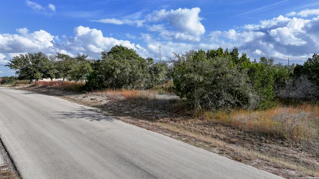 135 Zinnia, Spring Branch, TX 78070