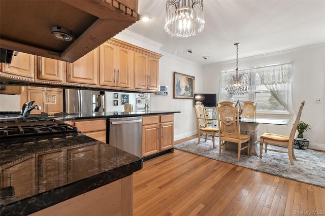 20 Old Farm Road, Scarsdale, NY 10583