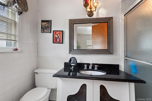 20 Old Farm Road, Scarsdale, NY 10583