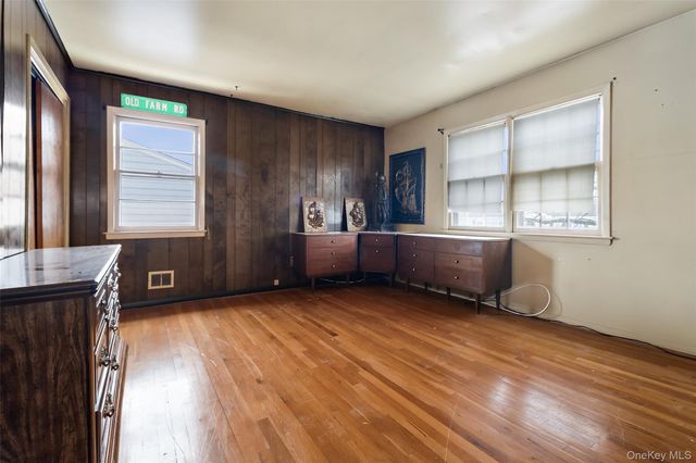 20 Old Farm Road, Scarsdale, NY 10583