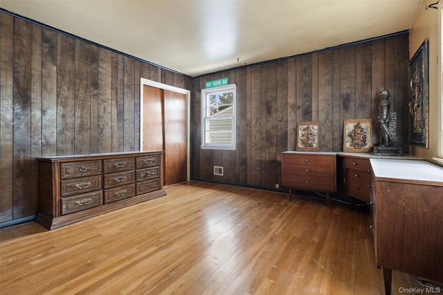 20 Old Farm Road, Scarsdale, NY 10583