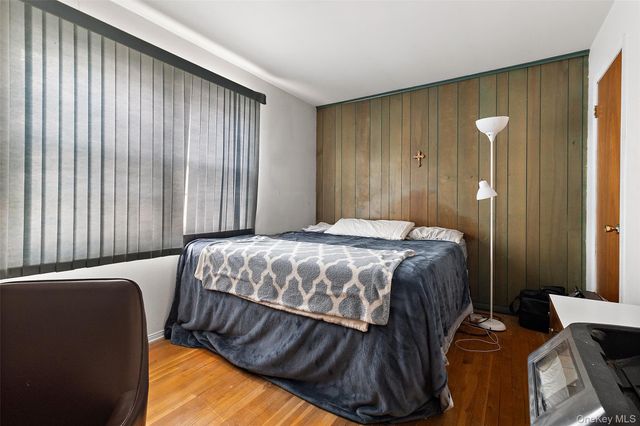 20 Old Farm Road, Scarsdale, NY 10583