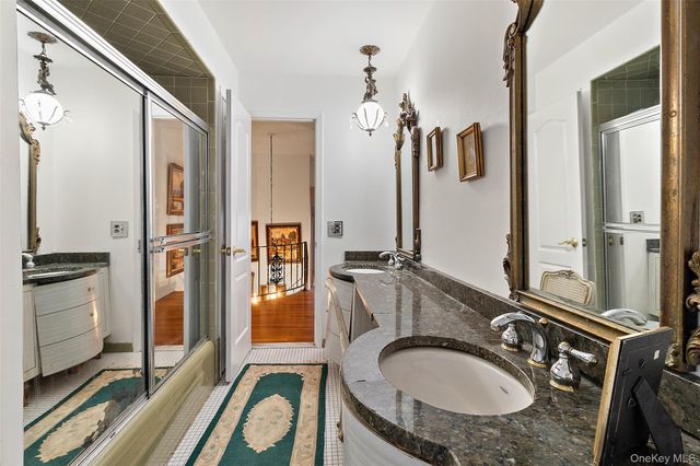 20 Old Farm Road, Scarsdale, NY 10583