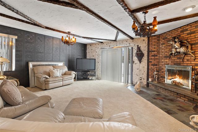 20 Old Farm Road, Scarsdale, NY 10583