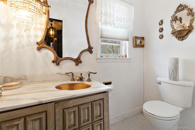 20 Old Farm Road, Scarsdale, NY 10583