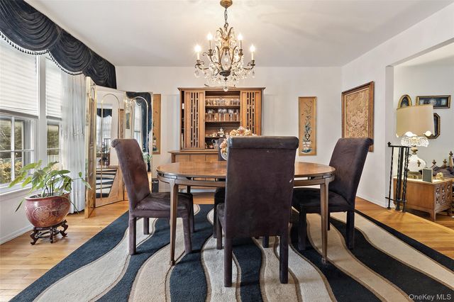 20 Old Farm Road, Scarsdale, NY 10583