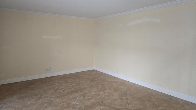 257 Lake Arbor Drive, Palm Springs, FL 33461