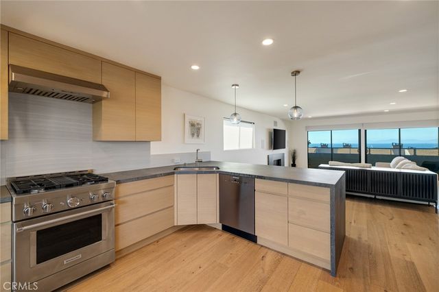 177 Calle Mayor, Redondo Beach, CA 90277