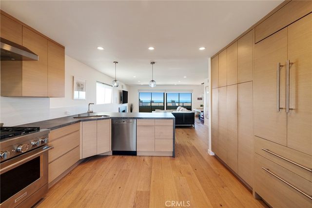 177 Calle Mayor, Redondo Beach, CA 90277