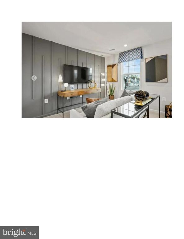 10 COOLIDGE AVE, Ranson, WV 25438