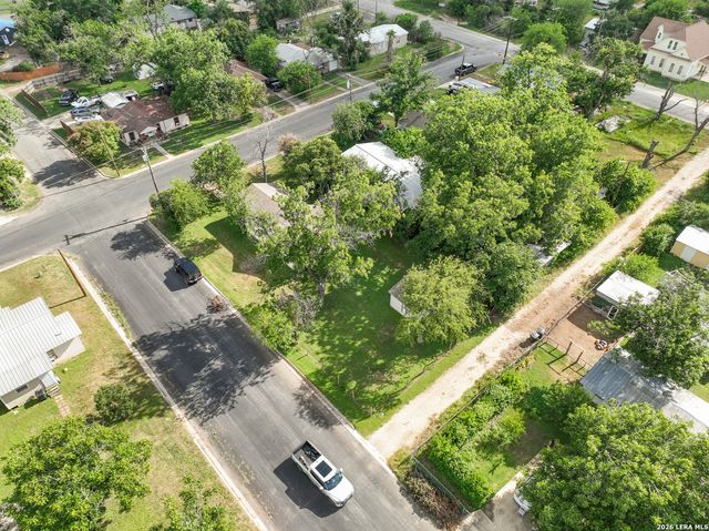 1902 17TH ST, Hondo, TX 78861