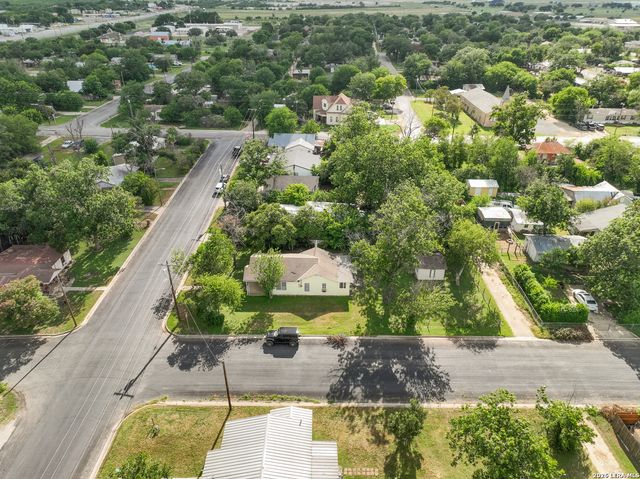 1902 17TH ST, Hondo, TX 78861