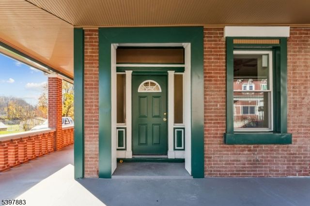 786 S Main St, Phillipsburg Town, NJ 08865