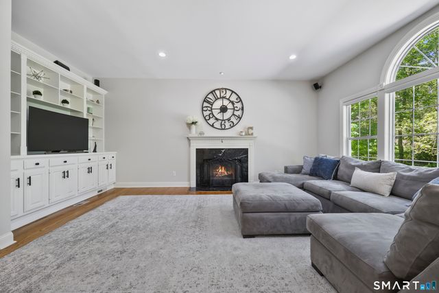 32 Juhasz Road, Norwalk, CT 06854