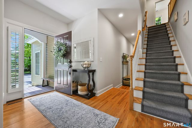 32 Juhasz Road, Norwalk, CT 06854