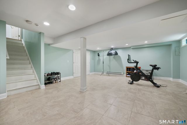 32 Juhasz Road, Norwalk, CT 06854