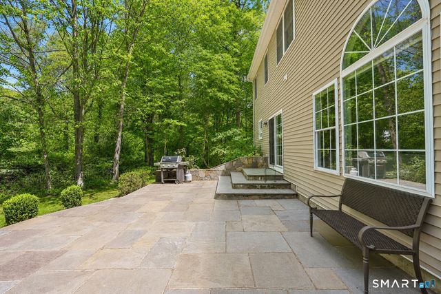 32 Juhasz Road, Norwalk, CT 06854