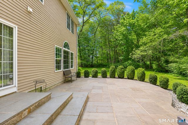 32 Juhasz Road, Norwalk, CT 06854