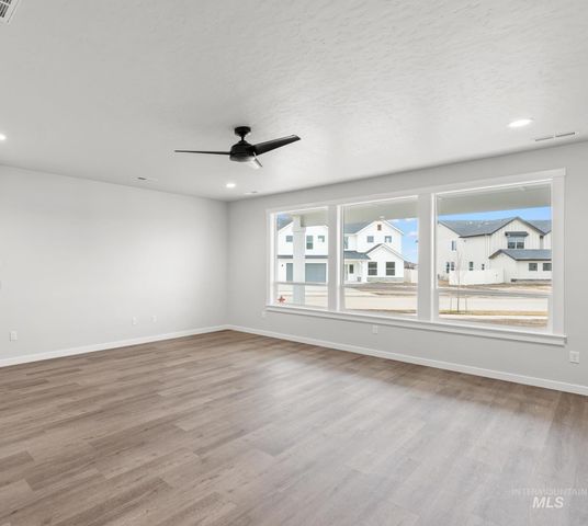 1064 W Cub River Dr, Meridian, ID 83642