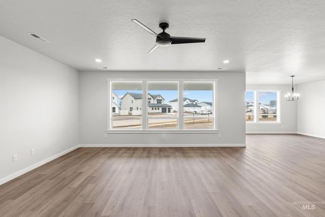 1064 W Cub River Dr, Meridian, ID 83642