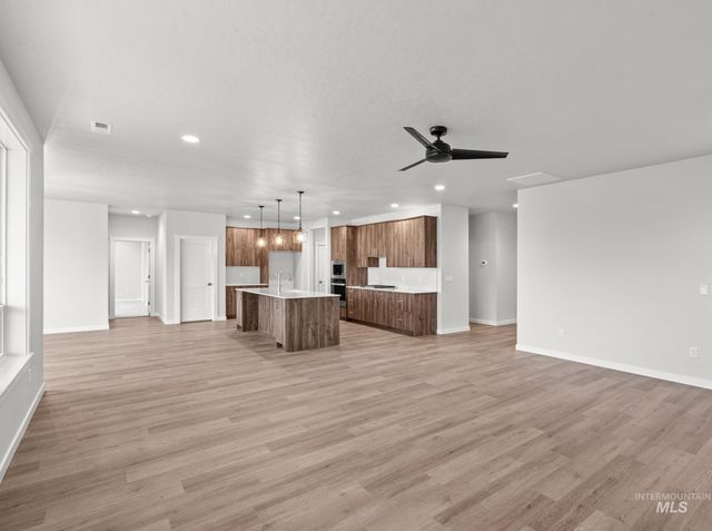 1064 W Cub River Dr, Meridian, ID 83642