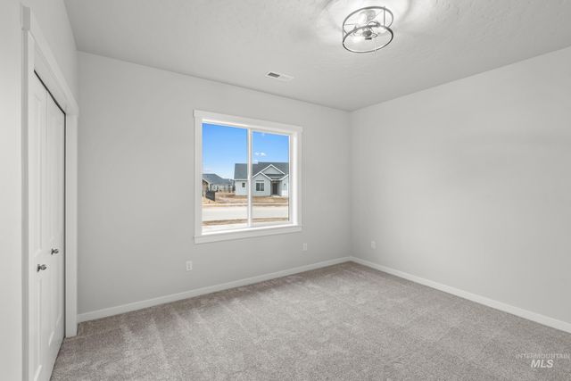 1064 W Cub River Dr, Meridian, ID 83642