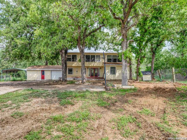 120 Center Creek Drive, Floresville, TX 78114