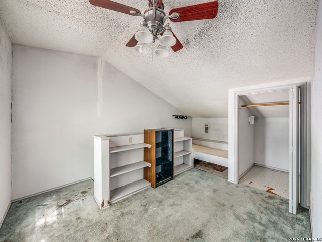 120 Center Creek Drive, Floresville, TX 78114