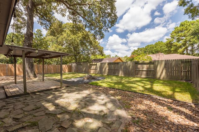 2751 Longleaf Pines Drive, Houston, TX 77339