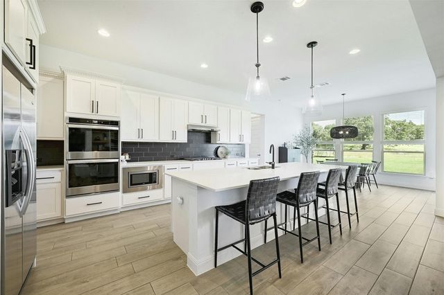 1635 Nature View LOOP, Driftwood, TX 78619