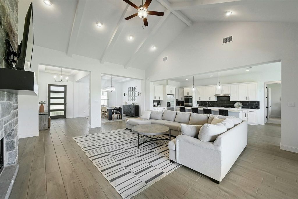 1635 Nature View LOOP, Driftwood, TX 78619