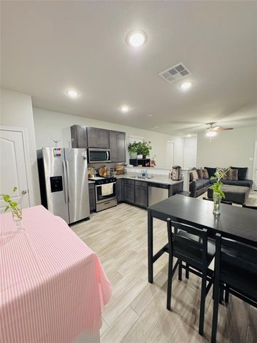 24702 Russet Bluff Trail, Houston, TX 77336