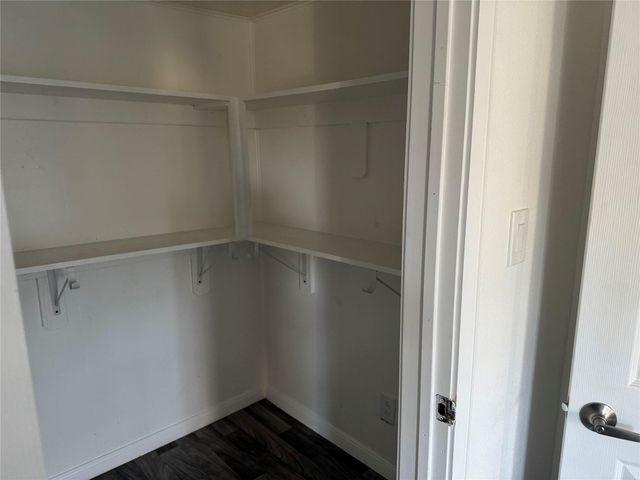 406 S 7th Street, Alvin, TX 77511