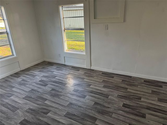 406 S 7th Street, Alvin, TX 77511