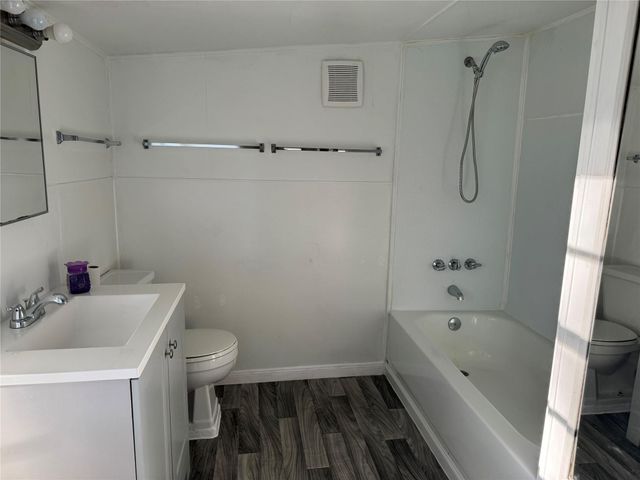 406 S 7th Street, Alvin, TX 77511