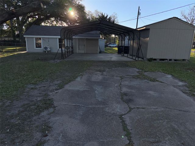 406 S 7th Street, Alvin, TX 77511