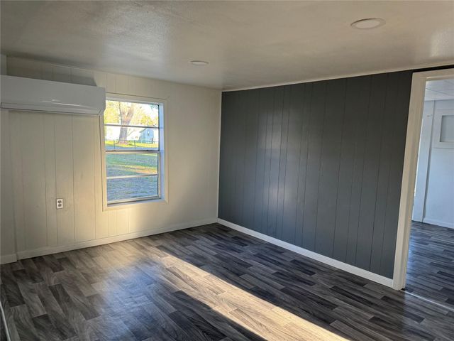 406 S 7th Street, Alvin, TX 77511