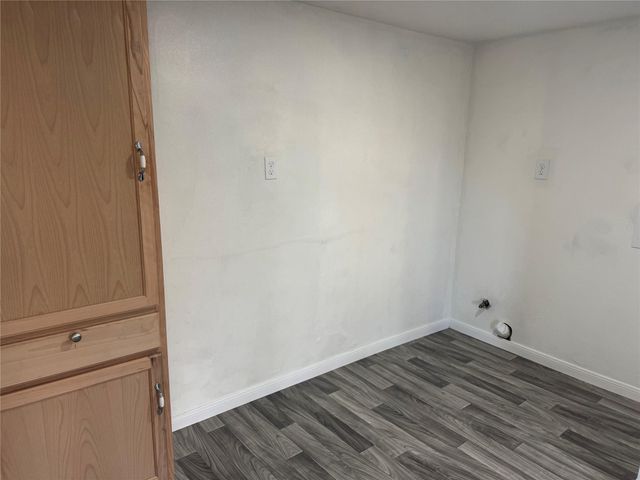 406 S 7th Street, Alvin, TX 77511