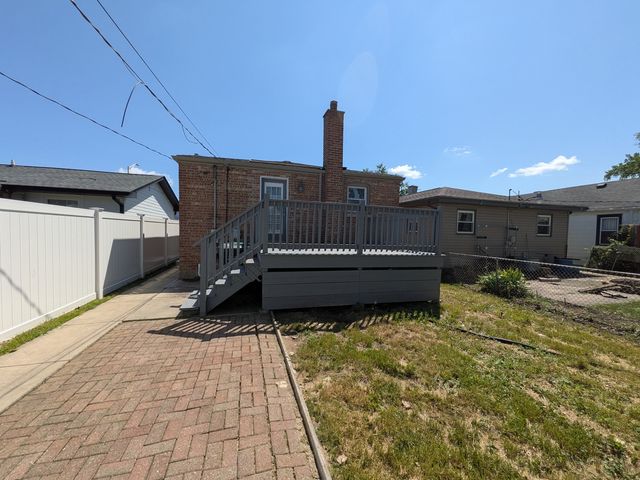 8636 Massasoit Avenue, Burbank, IL 60459