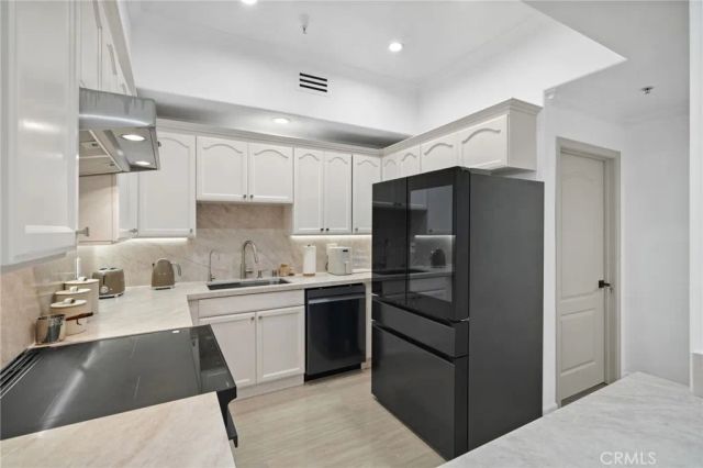 555 E Santa Anita 301, Burbank, CA 91501