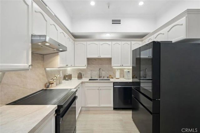 555 E Santa Anita 301, Burbank, CA 91501