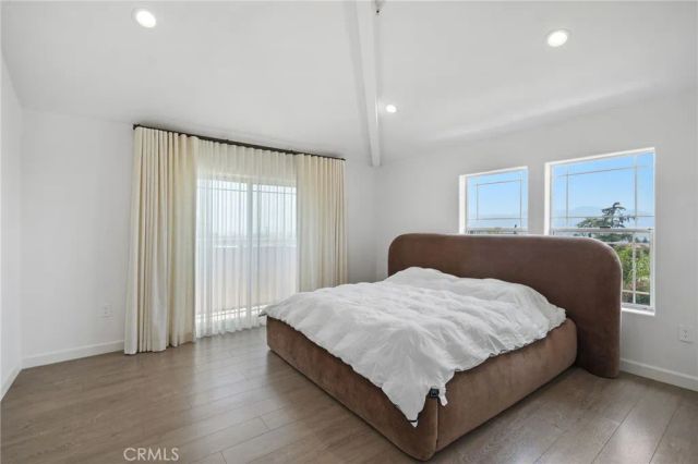 555 E Santa Anita 301, Burbank, CA 91501