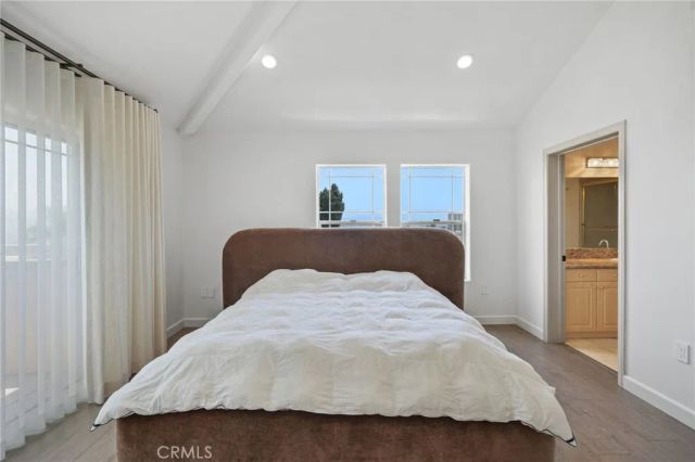 555 E Santa Anita 301, Burbank, CA 91501