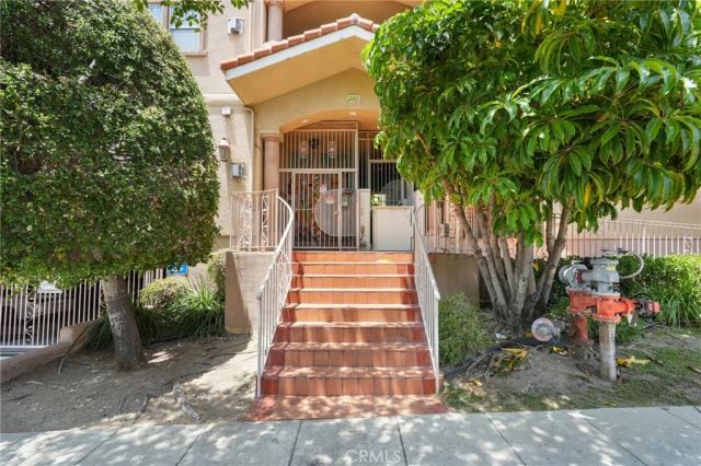 555 E Santa Anita 301, Burbank, CA 91501