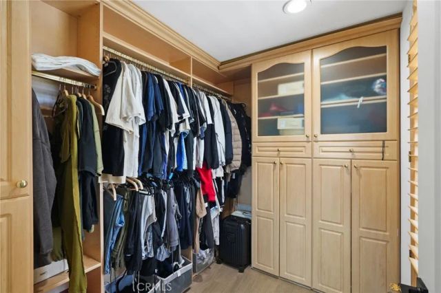 555 E Santa Anita 301, Burbank, CA 91501