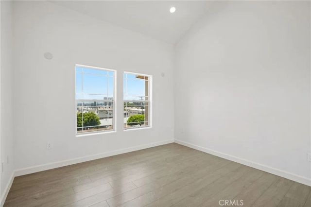 555 E Santa Anita 301, Burbank, CA 91501