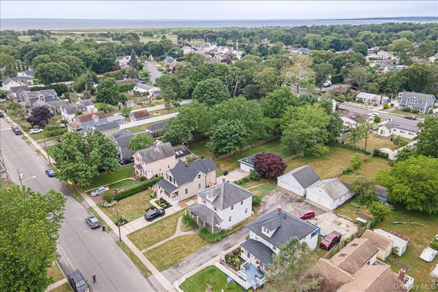 68 Rollstone Avenue, West Sayville, NY 11796