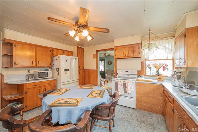 68 Rollstone Avenue, West Sayville, NY 11796